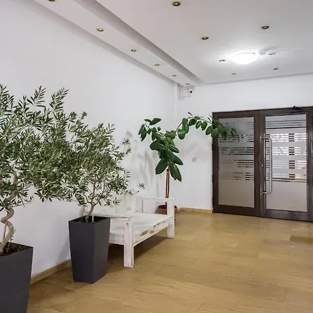 Jungle Escape - Luxe 1-br Haven In Appartement Boekarest