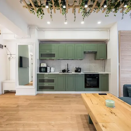 Jungle Escape - Luxe 1-br Haven In Appartement