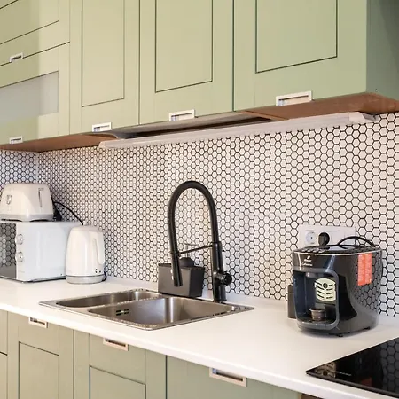 Jungle Escape - Luxe 1-br Haven In Апартаменты Бухарест