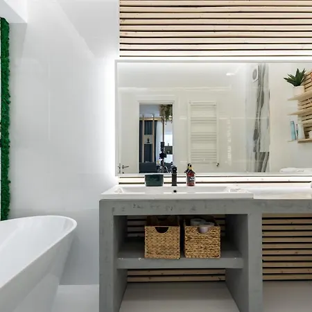 Apartment Jungle Escape - Luxe 1-br Haven In *