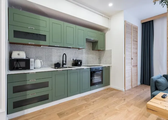 Jungle Escape - Luxe 1-br Haven In アパート *