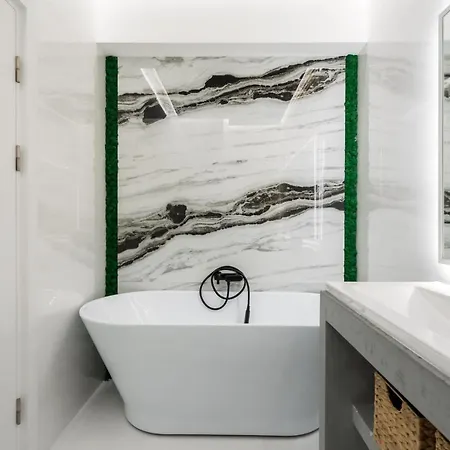 Jungle Escape - Luxe 1-br Haven In * Bucureşti