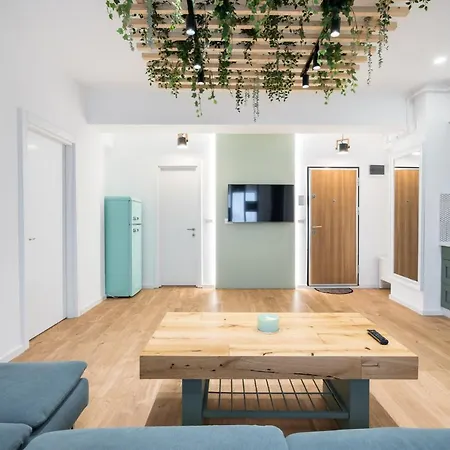 Apartament Jungle Escape - Luxe 1-br Haven In