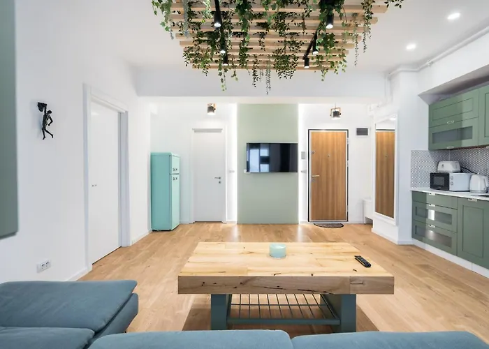 Apartment Jungle Escape - Luxe 1-br Haven In